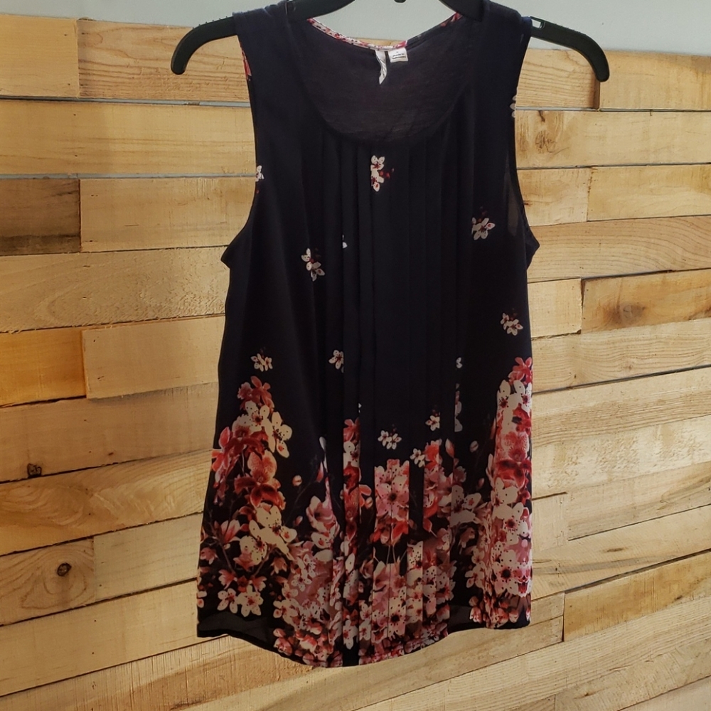 Beautiful pleated tank top